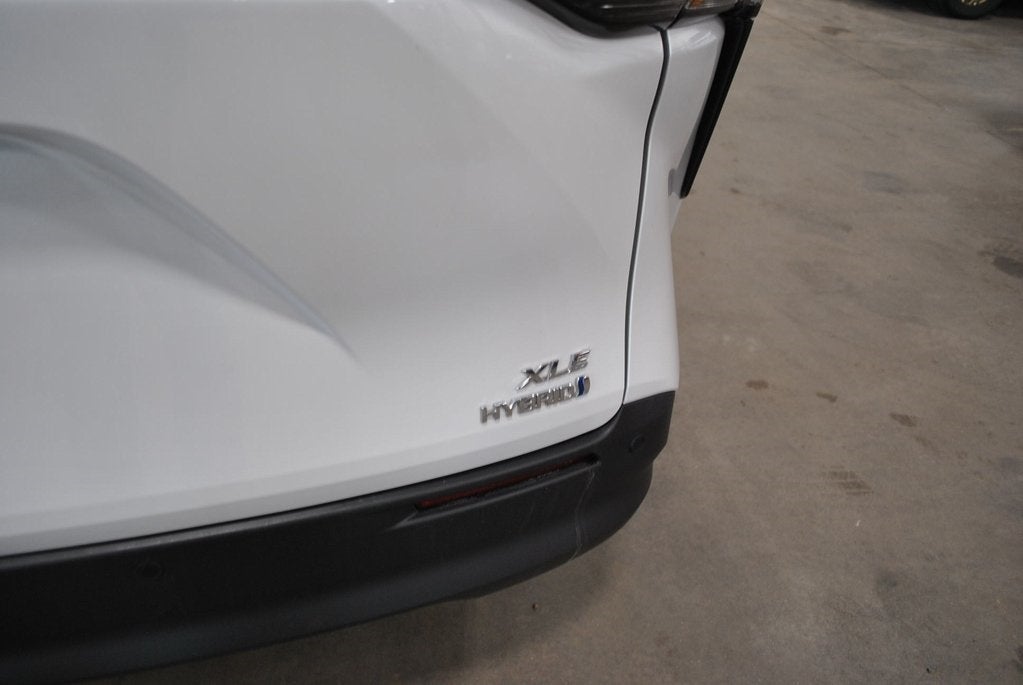 2022 Toyota Sienna XLE FWD w/3rd Row Seating